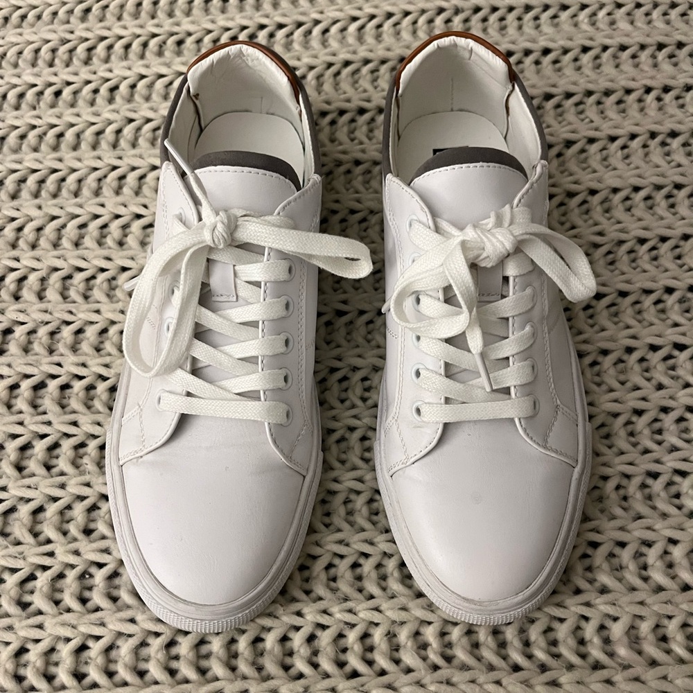Faranzi Men's White Leather Low-Top Sneakers with Brown Heel Accent- size 9
